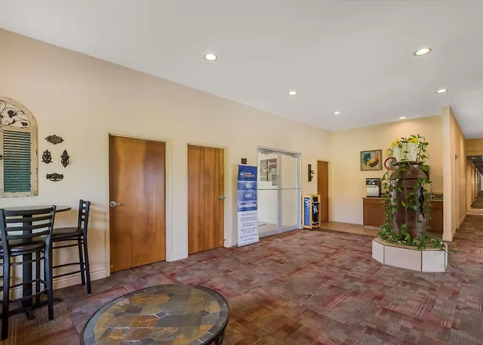 Surestay Hotel By Best Western Whittington Rend Lake