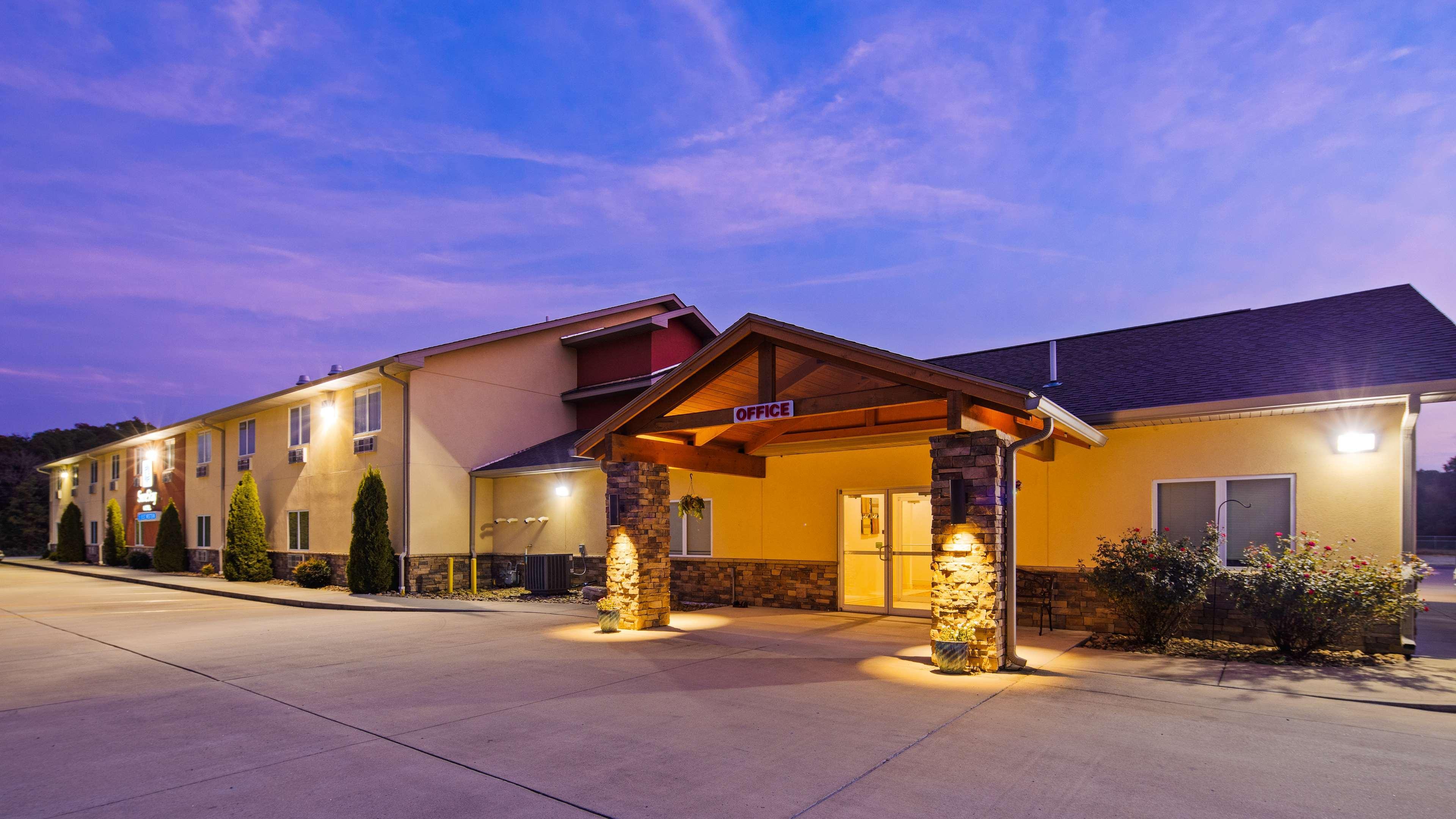 Hotel Surestay By Western Rend 3*