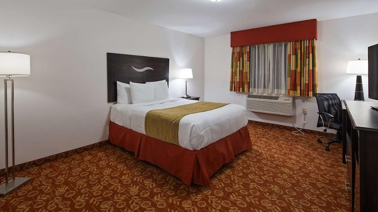 Hotel Surestay By Western Rend
